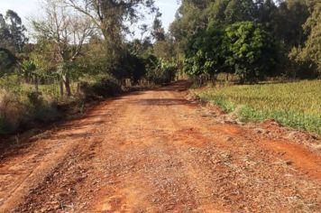 Manutenção das estradas rurais continua no município