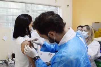 Prefeitura de Taquarituba inicia vacinação contra o coronavírus