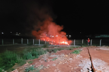 Defesa Civil de Taquarituba controla incêndio de grandes proporções em área de banhado