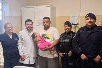 Bebê socorrido pela GCM de Taquarituba recebe alta da Santa Casa