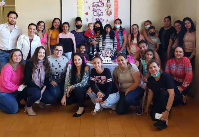 Prefeitura de Taquarituba promove formatura das primeiras turmas do curso de manicure através da Coordenadoria Municipal da Ação Social